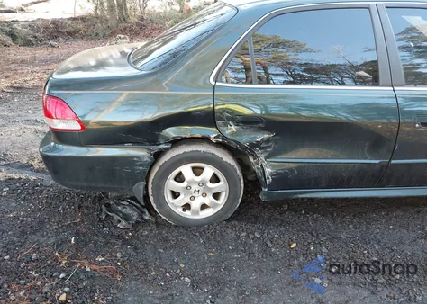 2001 Honda Accord 2.3 Ex z USA, uszkodzony, nr VIN 1HGCG56681A136925